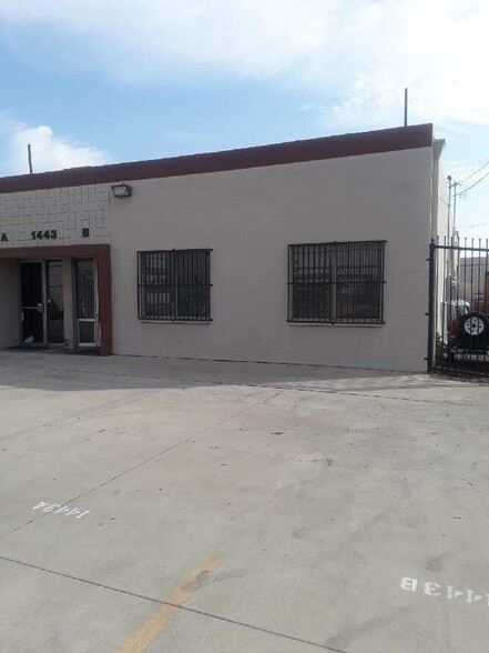 South El Monte 2千6百尺仓库出售